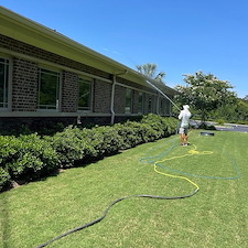 Lakeside-Softwash-offers-exceptional-exterior-cleaning-services-for-Chapin-Pediatrics-in-Chapin-SC 3