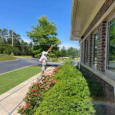 Lakeside-Softwash-offers-exceptional-exterior-cleaning-services-for-Chapin-Pediatrics-in-Chapin-SC 8